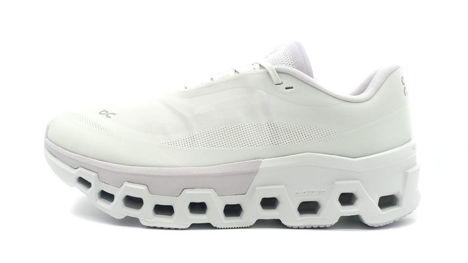 その他 MitsuSakakibara : CloudsInTheWater On Cloudmonster 2 PAF Spring 2025 : r/runningfashion