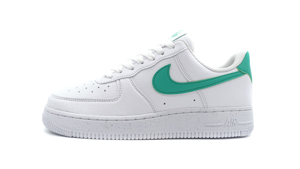 NIKE (WMNS) AIR FORCE 1 '07 NEXT NATURE WHITE/STADIUM GREEN