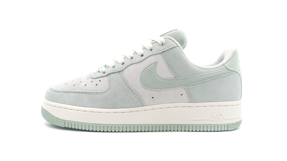 NIKE (WMNS) AIR FORCE 1 '07 SE SPRUCE AURA/PISTACHIO FROST