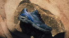 画像をギャラリービューアに読み込む, MIZUNO WAVE RIDER 10 "NORTH SEA" "END." BLACK BEAUTY/ESTATE BLUE