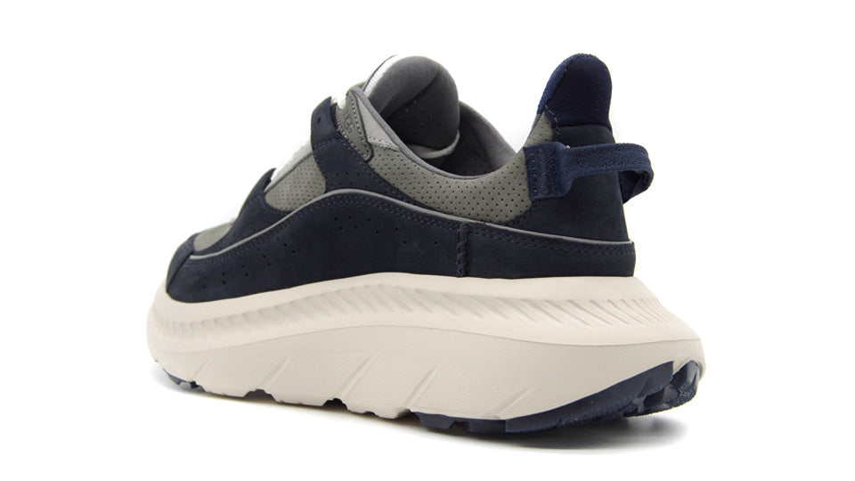 【UGG】M CA805 V2 NUBUCK UGG】M CA805 V2 NUBUCK（スニーカー）｜UGG（アグ