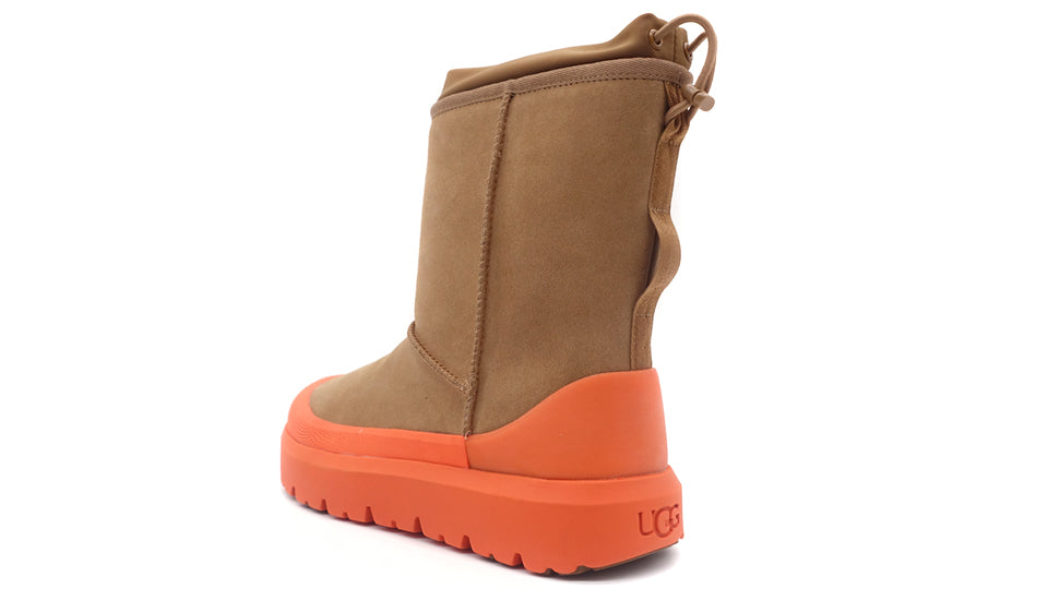 UGG 　ハイカットブーツ　未使用近い❗️即決可能❗️ UGG 、2024 秋冬コレクションでクラシックブーツのフランチャイズを