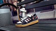 画像をギャラリービューアに読み込む, adidas FORUM 84 LOW "MIDWEST KIDS" CORE BLACK/OFF WHITE/RED 9
