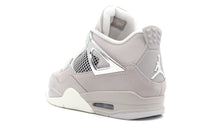 画像をギャラリービューアに読み込む, JORDAN BRAND (WMNS) AIR JORDAN 4 RETRO "FROZEN MOMENTS" "MICHAEL JORDAN" LIGHT IRON ORE/SAIL/NEUTRAL GREY/BLACK/METALLIC SILVER 2