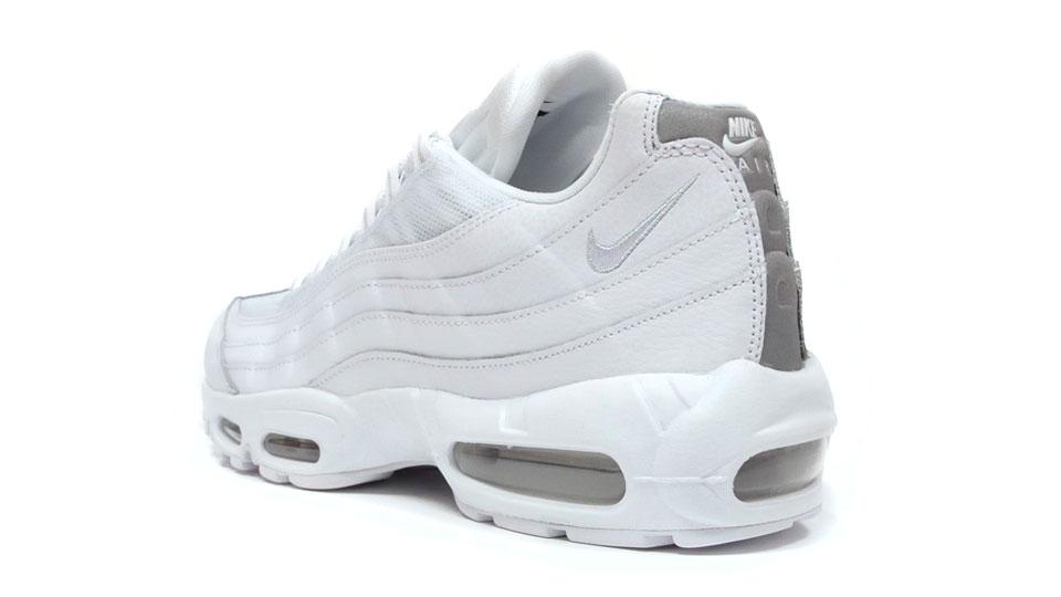 NIKE AIR MAX 95 ESSENTIAL　WHITE/WHITE/PURE PLATINUM/REFLECT SILVER/BLACK