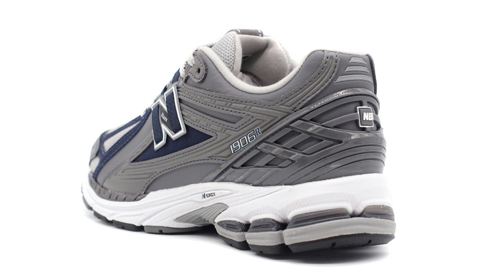 new balance M1906R C