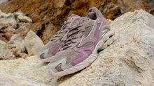 画像をギャラリービューアに読み込む, MIZUNO WAVE RIDER 10 "RUST" "FOOTPATROL" "KAZOKU" BEIGE/PURPLE/LIGHT GREEN