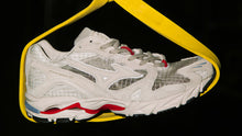 画像をギャラリービューアに読み込む, MIZUNO WAVE RIDER 10 "HIGHSNOBIETY" LIGHT GREY/LIGHT GREY/RED 7