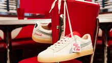 画像をギャラリービューアに読み込む, Puma SUEDE "Coca-Cola" IVORY GLOW/SLATE 7