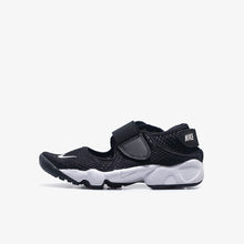 画像をギャラリービューアに読み込む, NIKE RIFT (GS/PS BOYS) BLACK/WHITE