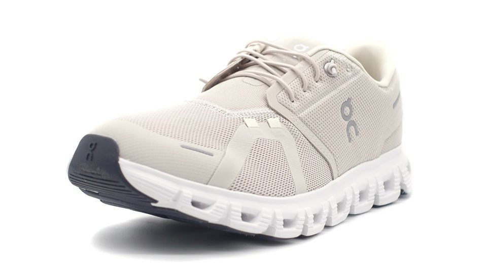 On CLOUD 6 PEARL/WHITE 1
