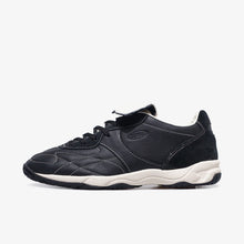 画像をギャラリービューアに読み込む, Puma KING INDOOR ICONS  PUMA BLACK/FROSTED IVORY 1