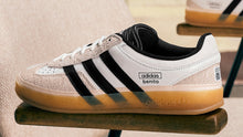画像をギャラリービューアに読み込む, adidas Originals BAD BUNNY GAZELLE INDOOR &quot;BAD BUNNY&quot; CORE WHITE/CORE BLACK/GUM 7