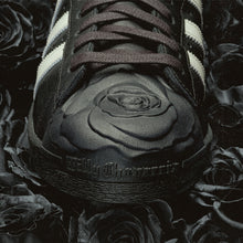 画像をギャラリービューアに読み込む, adidas Originals CHAVARRIA SUPERSTAR "WILLY CHAVARRIA"  CORE BLACK/OFF WHITE/RED