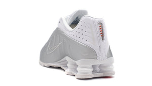 NIKE (WMNS) SHOX R4 WHITE/WHITE/METALLIC SILVER/MAX ORANGE 2