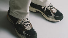 画像をギャラリービューアに読み込む, ASICS SportStyle GEL-1130 MK II &quot;HAL STUDIOS&quot; EVERGREEN/MAGNETIC BLUE