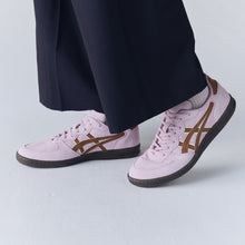 画像をギャラリービューアに読み込む, ASICS SportStyle SKYHAND OG  BARELY ROSE/CARAMEL