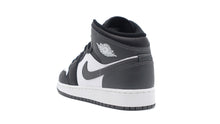 画像をギャラリービューアに読み込む, JORDAN BRAND AIR JORDAN 1 MID GS &quot;MICHAEL JORDAN&quot; BLACK/IRON GREY/WHITE 2