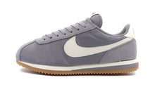 画像をギャラリービューアに読み込む, NIKE (WMNS) CORTEZ TXT CEMENT GREY/SAIL/GUM LIGHT BROWN 3