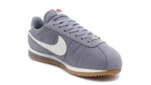 NIKE (WMNS) CORTEZ TXT CEMENT GREY/SAIL/GUM LIGHT BROWN