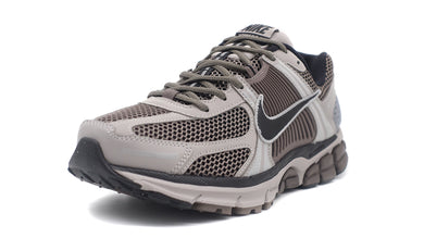 NIKE ZOOM VOMERO 5 COLLEGE GREY/BLACK/CAVE STONE 1