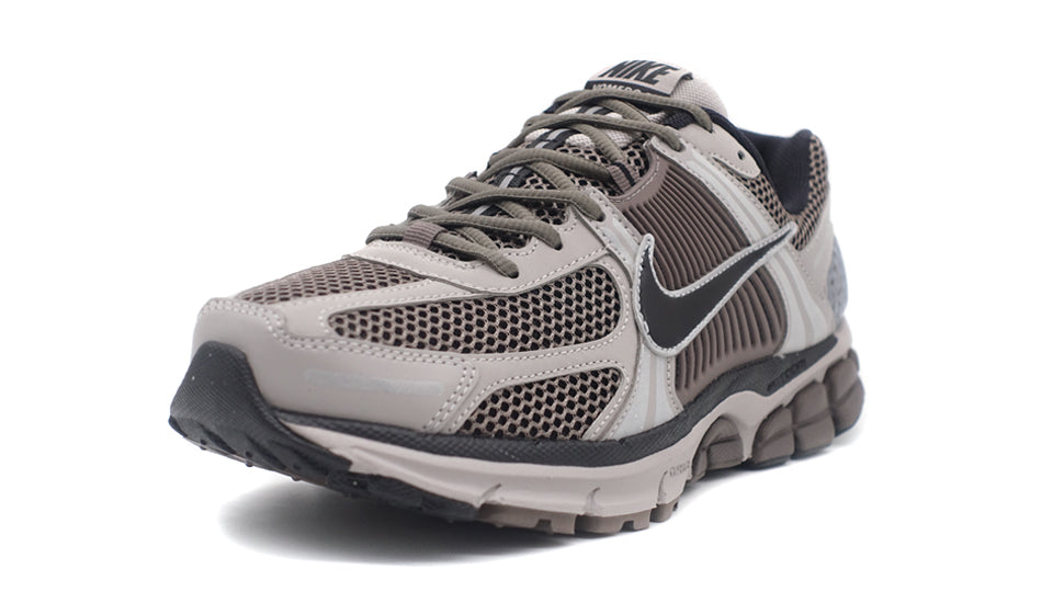 NIKE ZOOM VOMERO 5 COLLEGE GREY/BLACK/CAVE STONE 1
