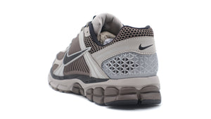 ◆正規品◆NIKE ZOOM VOMERO 5 COLLEGE GREY CAVE STONE◆関税込 ◇正規品◇NIKE ZOOM VOMERO 5 COLLEGE GREY CAVE STONE◇関税込
