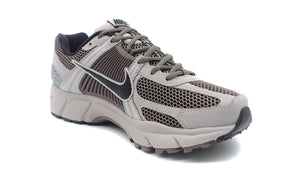 NIKE ZOOM VOMERO 5 COLLEGE GREY/BLACK/CAVE STONE 5