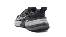画像をギャラリービューアに読み込む, NIKE (WMNS) V2K RUN BLACK/METALLIC SILVER/ANTHRACITE 2