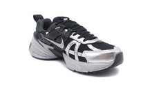 画像をギャラリービューアに読み込む, NIKE (WMNS) V2K RUN BLACK/METALLIC SILVER/ANTHRACITE 5