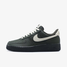 画像をギャラリービューアに読み込む, NIKE AIR FORCE 1 '07 CARGO KHAKI/BLACK/METALLIC SILVER/COCONUT MILK