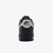 画像をギャラリービューアに読み込む, NIKE AIR FORCE 1 '07 CARGO KHAKI/BLACK/METALLIC SILVER/COCONUT MILK