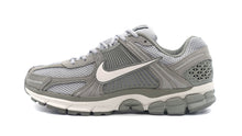 画像をギャラリービューアに読み込む, NIKE ZOOM VOMERO 5 DARK STUCCO/PHANTOM/LIGHT SMOKE GREY 3