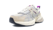画像をギャラリービューアに読み込む, NIKE (WMNS) V2K RUN PREMIUM LIGHT BONE/METALLIC SILVER/SANDDRIFT 1
