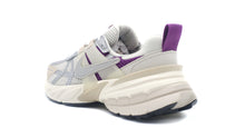 画像をギャラリービューアに読み込む, NIKE (WMNS) V2K RUN PREMIUM LIGHT BONE/METALLIC SILVER/SANDDRIFT 2