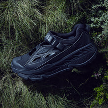 画像をギャラリービューアに読み込む, HOKA STINSON BREEZE  BLACK/CARBON BLACK