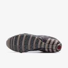 画像をギャラリービューアに読み込む, adidas Originals BB F50 GHOST SPRINT "BAD BUNNY" CORE BLACK/CHARCOAL/AURORA BLACK 3