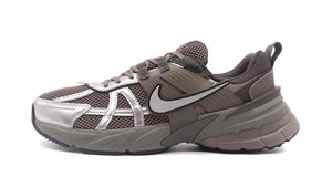 ミック MIDDLE SOCKS。 ブランドロゴのワッペン刺繍がポイントのミドル