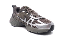 画像をギャラリービューアに読み込む, NIKE V2K RUN CAVE STONE/METALLIC SILVER/FLAT PEWTER 5