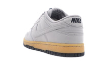 画像をギャラリービューアに読み込む, NIKE DUNK LOW SE WOLF GREY/WOLF GREY/GUM YELLOW/BLACK 2