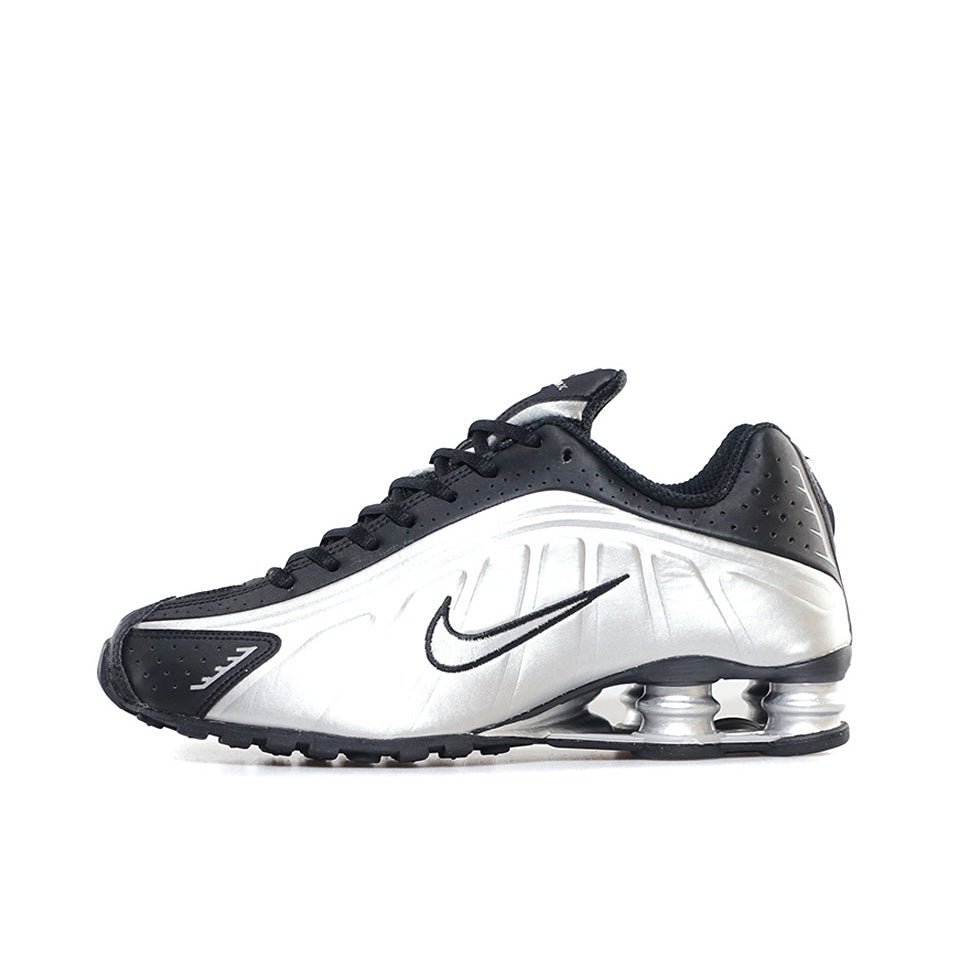 NIKE SHOX R4  METALLIC SILVER/METALLIC SILVER/BLACK 1
