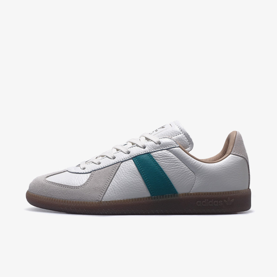 BTS スニーカータグプレート付き 早いもの勝ち adidas Originals BW ARMY 