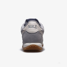 画像をギャラリービューアに読み込む, NIKE (WMNS) CORTEZ  LIGHT SMOKE GREY/LIGHT OREWOOD BROWN/SAIL 4