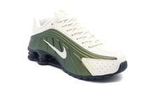 NIKE (WMNS) SHOX R4 SAIL/LIGHT LEMON TWIST/OFF NOIR – mita