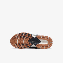 画像をギャラリービューアに読み込む, NIKE (WMNS) V5 RNR  BLACK/PHANTOM/GUM MEDIUM BROWN 3