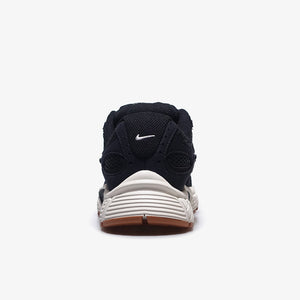 NIKE (WMNS) V5 RNR BLACK/PHANTOM/GUM MEDIUM BROWN – mita sneakers