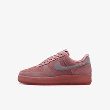 画像をギャラリービューアに読み込む, NIKE (WMNS) AIR FORCE 1 '07 RUST PINK/PARTICLE ROSE