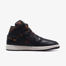 画像をギャラリービューアに読み込む, JORDAN BRAND (WMNS) AIR JORDAN 1 MID SE "MICHAEL JORDAN" BLACK/VELVET BROWN/CHALK