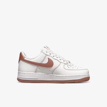 画像をギャラリービューアに読み込む, NIKE (WMNS) AIR FORCE 1 '07  SAIL/ROSE GOLD 2