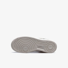 画像をギャラリービューアに読み込む, NIKE (WMNS) AIR FORCE 1 RETRO PREMIUM  OATMEAL/OATMEAL/PALE IVORY 3